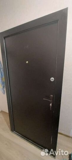Дверь входная металлическая бу