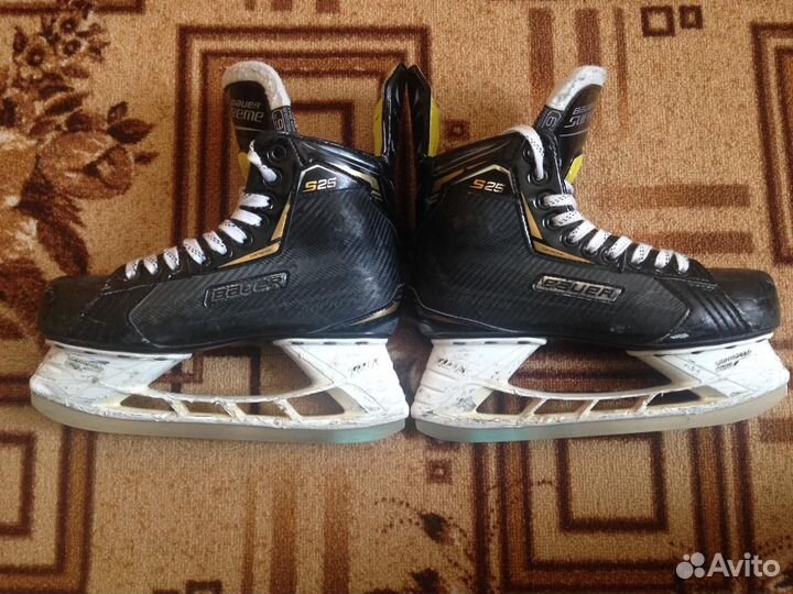 Коньки хоккейные