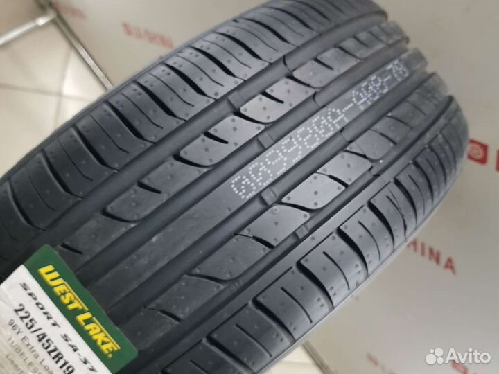 Westlake SA37 225/45 R19 96Y