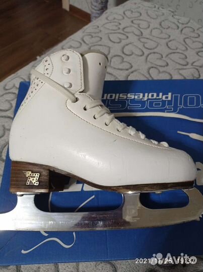 Фигурные коньки risport rf3 pro