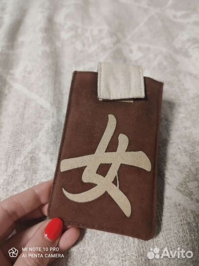 Чехол на телефон