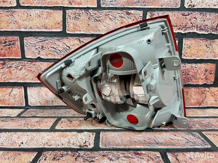 Фара задняя правый skoda рапид