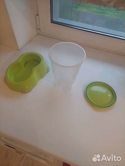 Поилка и кормилка для кошек собак