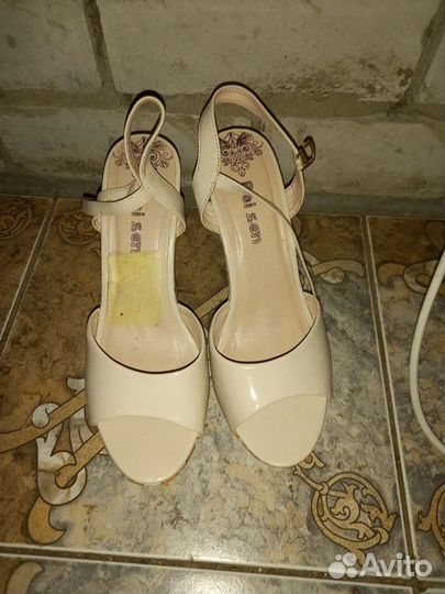 Женская обувь 39-40