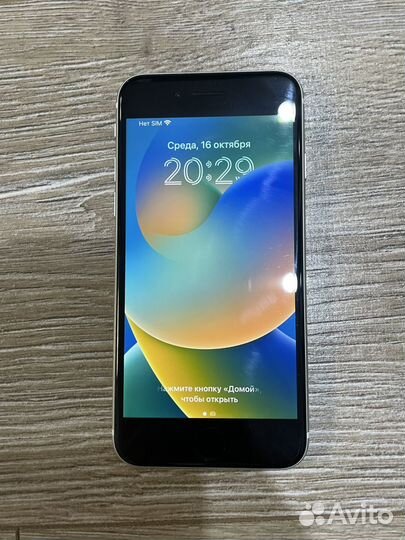 iPhone SE, 64 ГБ