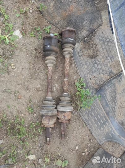 Привод задний левый,правый Nissan Laurel HC35 2.5