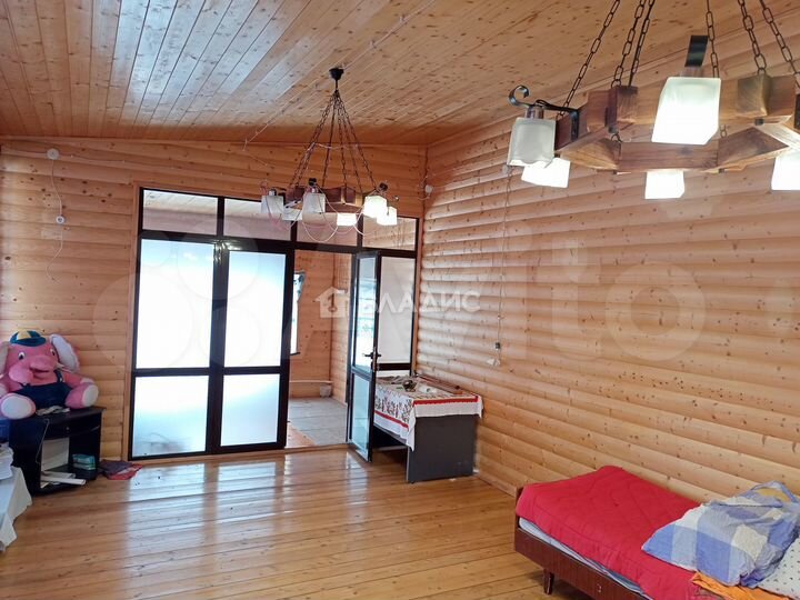 Дом 278 м² на участке 17,3 сот.