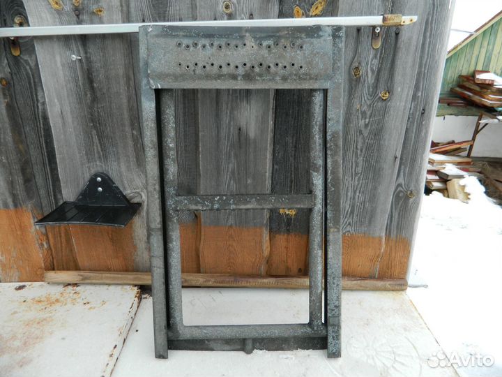 Металлическая лестница с салазками для фургона