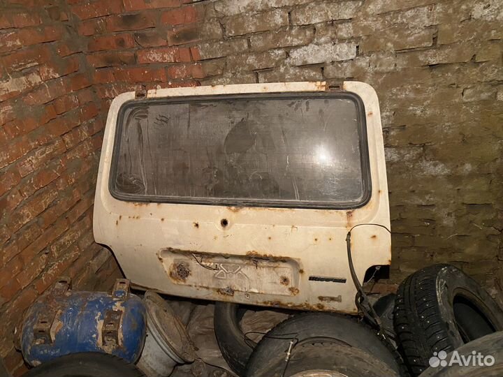 Крышка багажника niva 2121