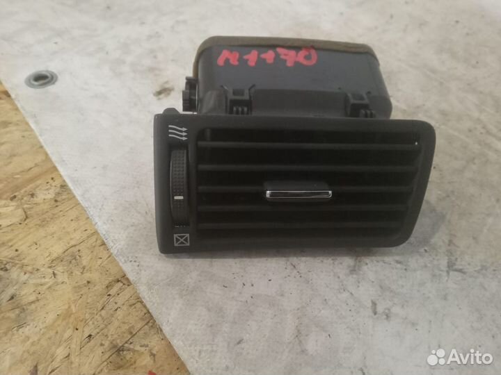 Воздуховод боковой левый Тойота Королла Е120 хэч