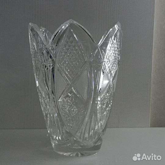 Замечательная хрустальная ваза