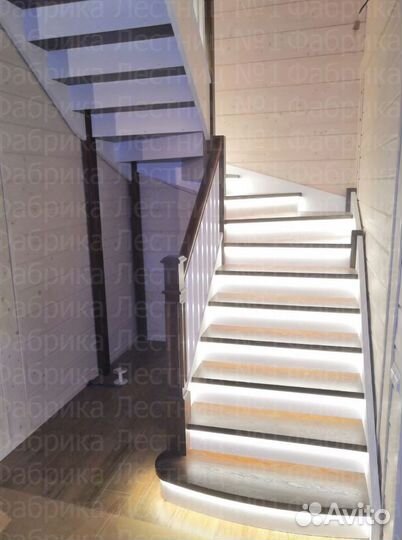 Лестница на металлическом каркасе