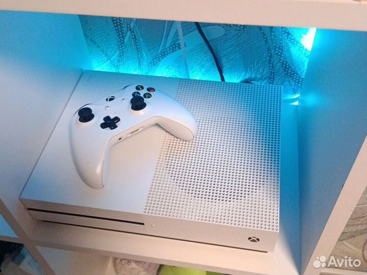 Xbox One s