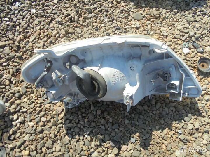 Фара левая Toyota Corolla NZE121 1NZ-FE 2001