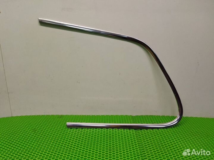 Молдинг стекла задний левый Volkswagen Touareg FL