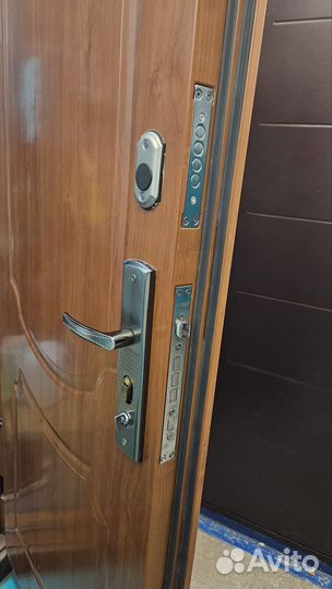 Дверь входная металлическая