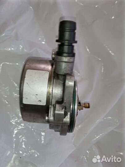 Ваккумный насос 3.0 дизель Ауди q7 Touareg BUG