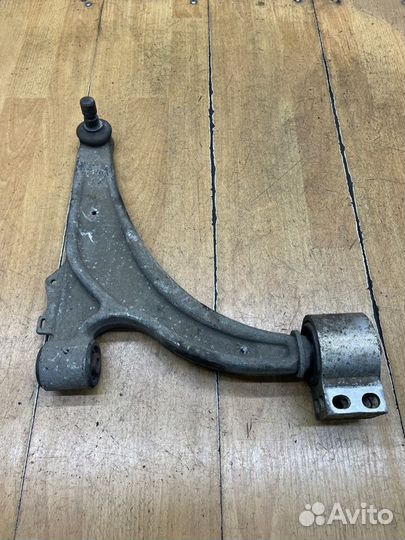 Рычаг подвески передний правый Opel Astra J A17DTJ