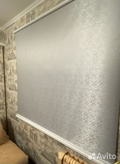 Рулонные шторы зебра в коробе Q4256