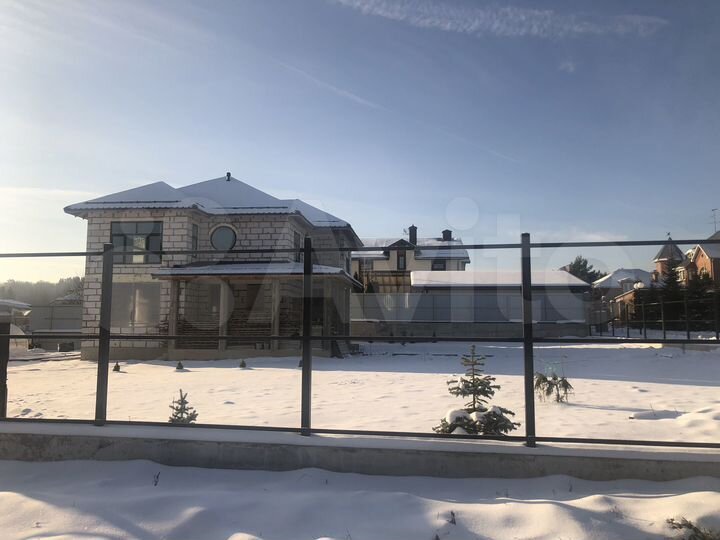 Дом 200 м² на участке 14 сот.