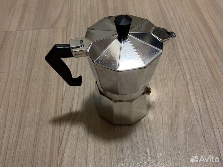 Гейзерная кофеварка