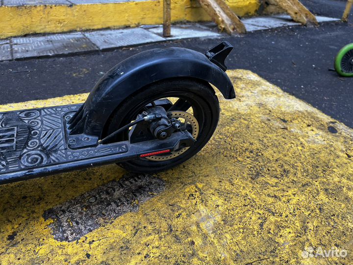 Электросамокат Tribe