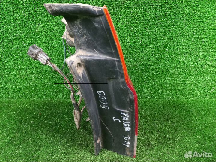 Фонарь правый Mitsubishi Pajero Sport K96W 6G72