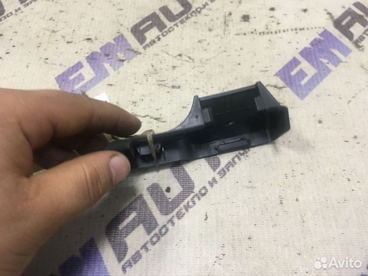 Заглушка ремня безоп. перед. правая Опель Вектра Ц