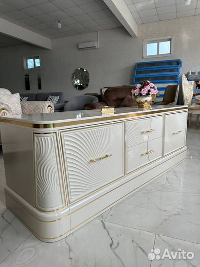 Тумба в гостиную белая глянец