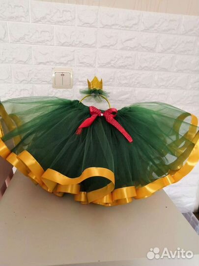 Костюмы белки, лисички,снежинки,елки,конфеты и тд