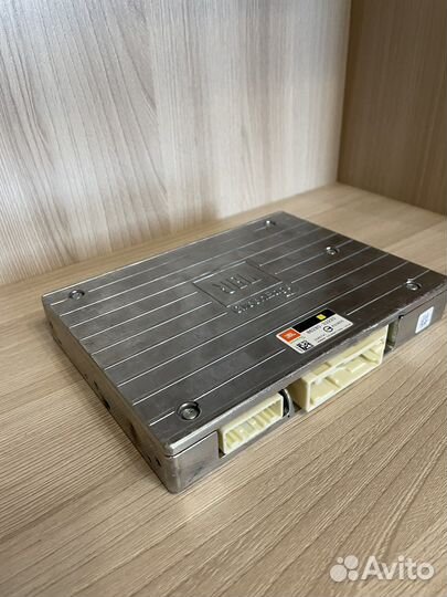 Усилитель JBL