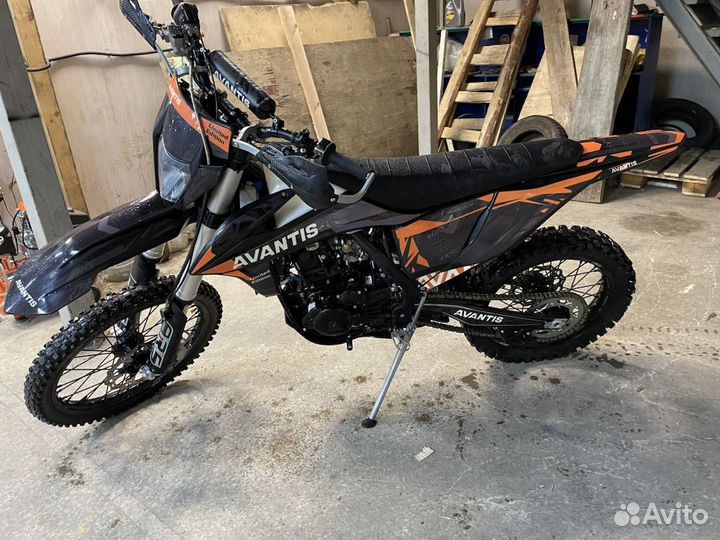 Мотоцикл Avantis Enduro 300 PRO Carb FCR Exclusive