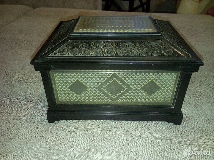 Шкатулка карболитовая времен СССР