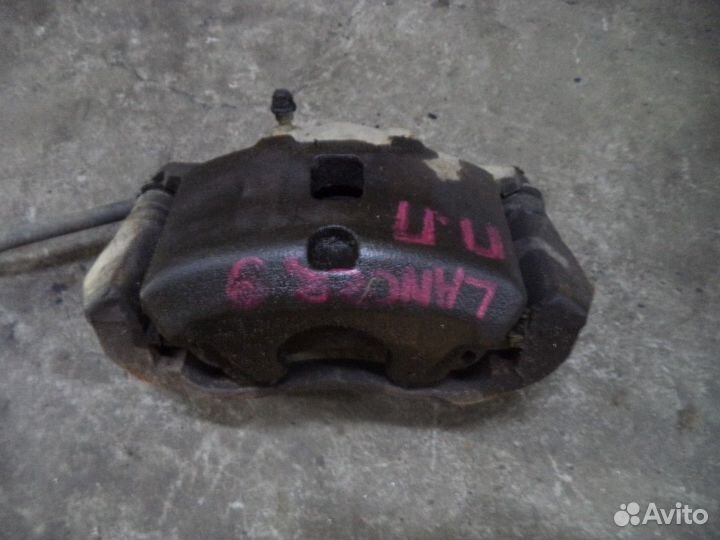 Суппорт передний правый