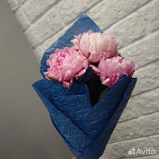 Букет из 3 импортных пионов (Standard)