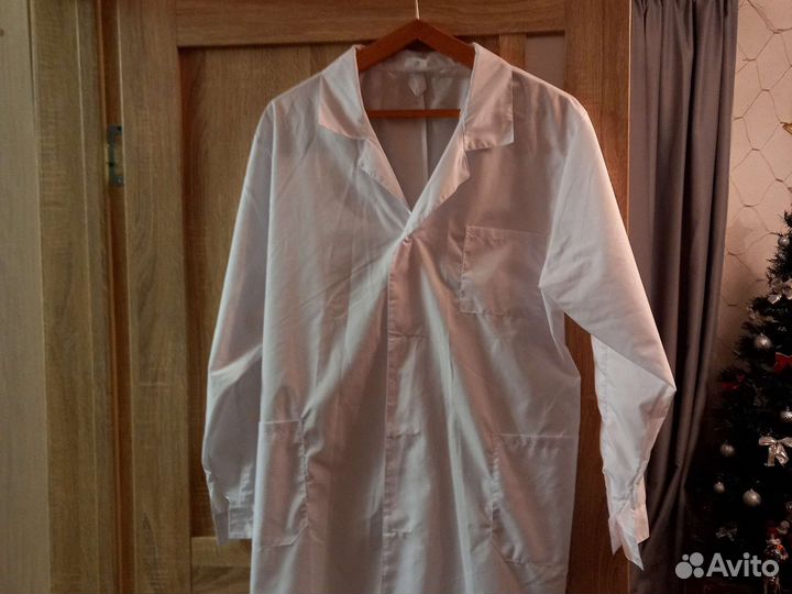 Белый медицинский халат мужской