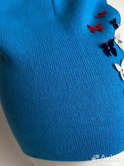 Шапка голубая для девочки на весну