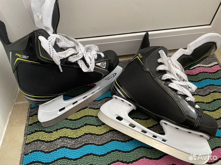 Коньки хоккейные