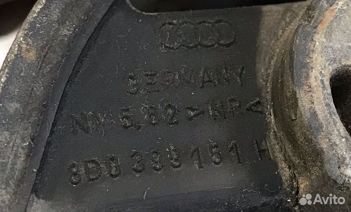 Подушка кпп Audi A4 B5 1.9TD 1996