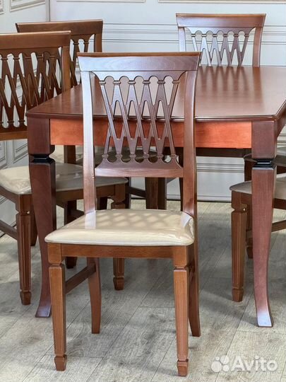 Кухонный стол и стулья