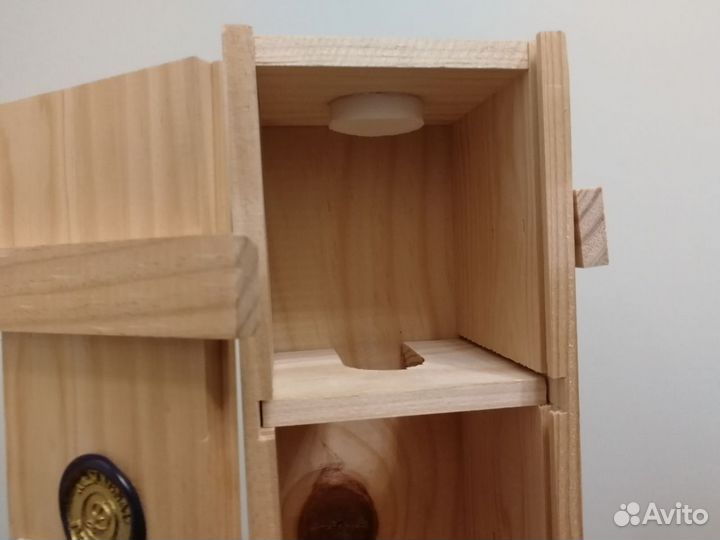 Коробка для бутылки подарочная