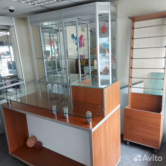 Прилавок и накопитель для упаковки