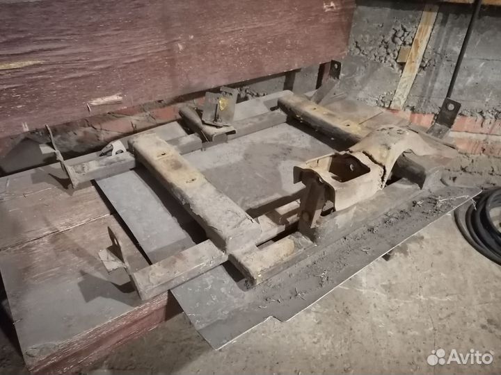 Подрамник для раздатки на ниву