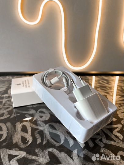 Зарядка на iPhone 20w