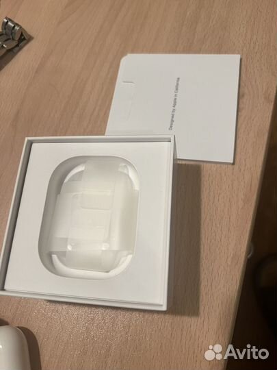 Беспроводные наушники apple airpods