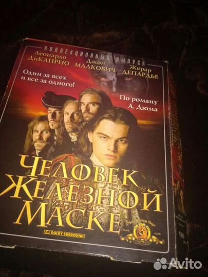 Видео кассеты и DYD мр4