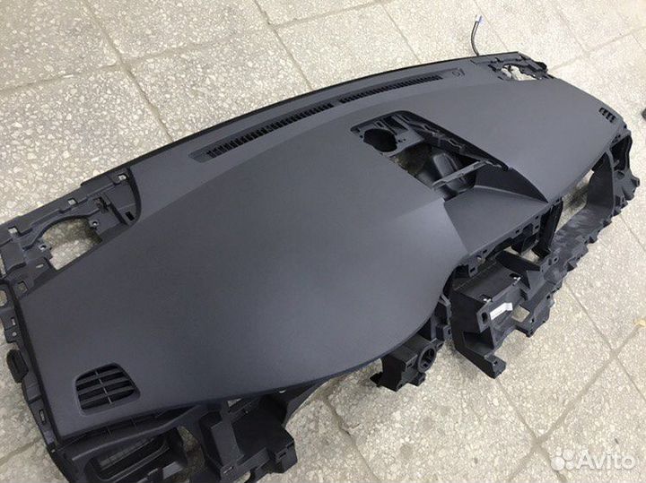 Торпедо панель приборов Toyota Sienna