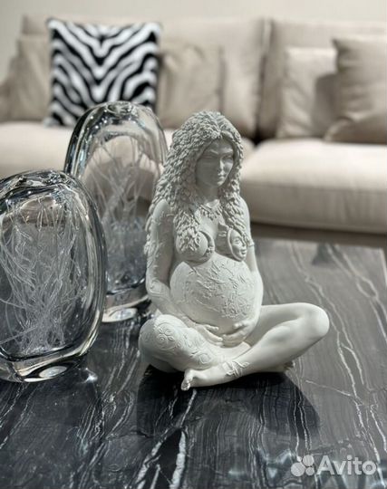 Статуэтка Мать земля