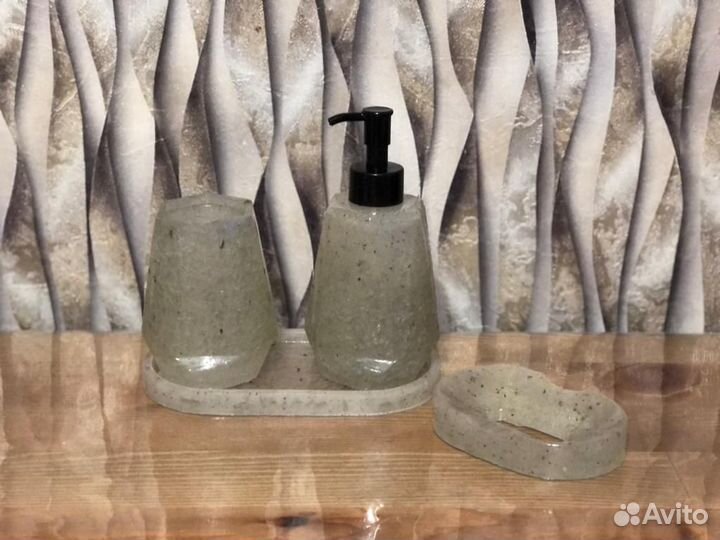 Мыльницы, наборы для ванной