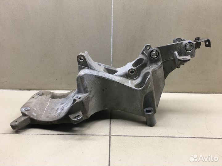 Кронштейн генератора Logan 2005-2014